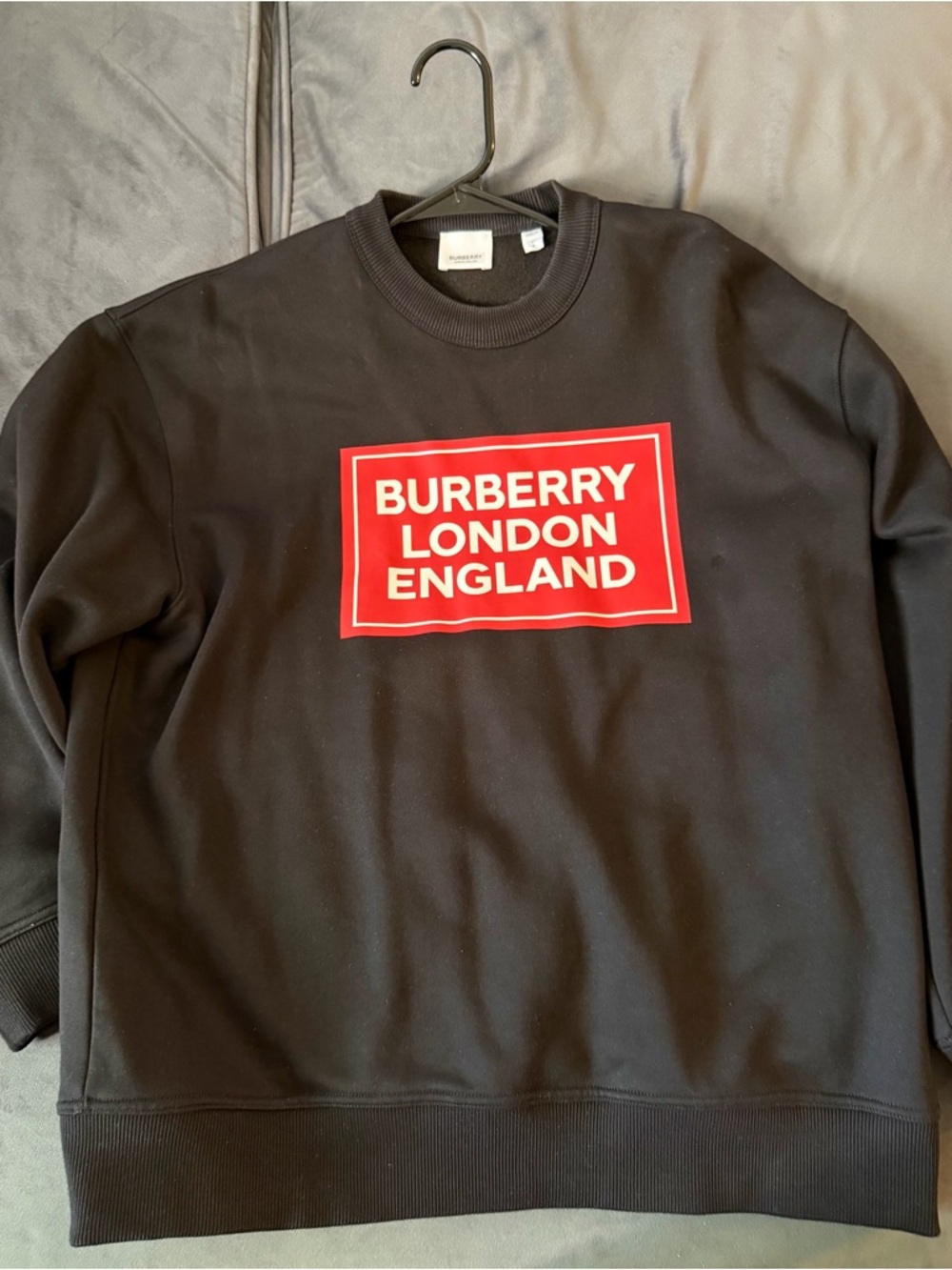 Burberry Santo Logo Black and Red Print Crewneck Women’s Size Large